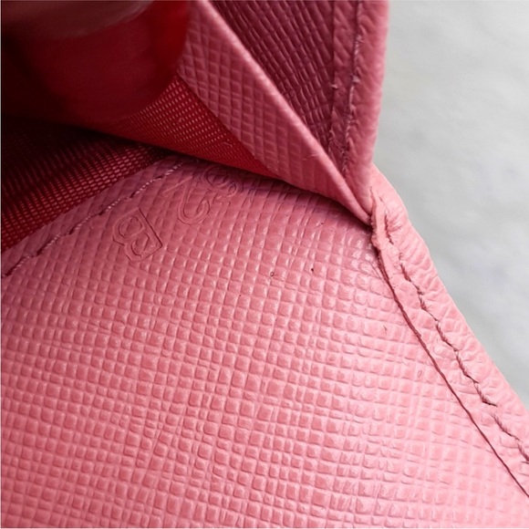 Prada Stunning Wallet/Cross body! - Picture 16 of 16